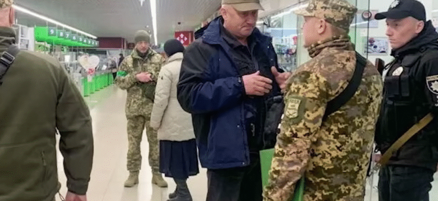 Повістки на електронну пошту або повідомленням у телефон: нардепи придумали, як мобілізувати ще більше людей Повістки на електронну пошту або повідомленням у телефон: нардепи придумали, як мобілізувати ще більше людей