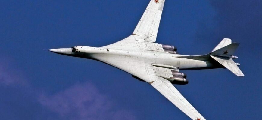 Російський Ту-160 зіткнувся з блискавичним ударом під час атаки на Україну і “самоліквідувався” Російський Ту-160 зіткнувся з блискавичним ударом під час атаки на Україну і “самоліквідувався”