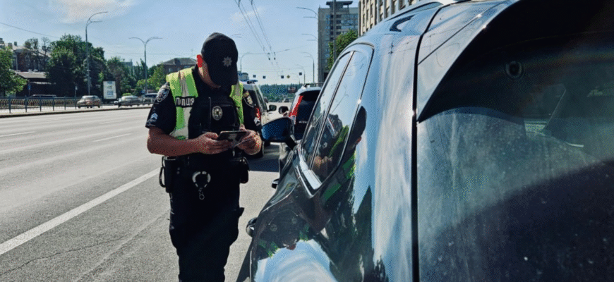 У МВС попередили водіїв – у “Дії” вже штрафи з фото та відео У МВС попередили водіїв – у “Дії” вже штрафи з фото та відео