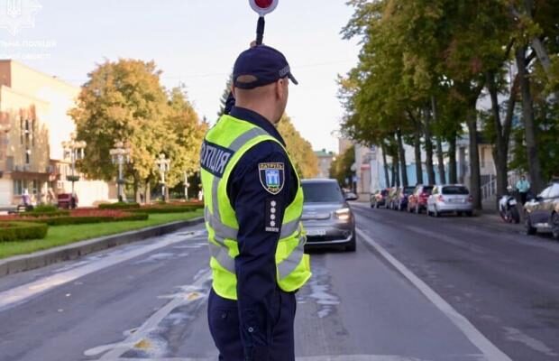 У Рівному мати, у якої ніколи не було водійських прав, п’яною каталася містом із дитиною (фото) У Рівному мати, у якої ніколи не було водійських прав, п’яною каталася містом із дитиною (фото)