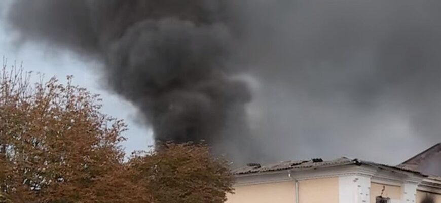 Залишити вулиці та закрити всі вікна: після атаки по Києву оголосили термінове попередження Залишити вулиці та закрити всі вікна: після атаки по Києву оголосили термінове попередження