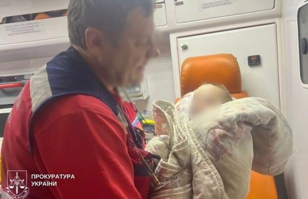 Зізналась другу лише на четвертий день: У Києві 17-річна мати залишила немовля на самоті у квартирі та поїхала у Харків (фото) Зізналась другу лише на четвертий день: У Києві 17-річна мати залишила немовля на самоті у квартирі та поїхала у Харків (фото)