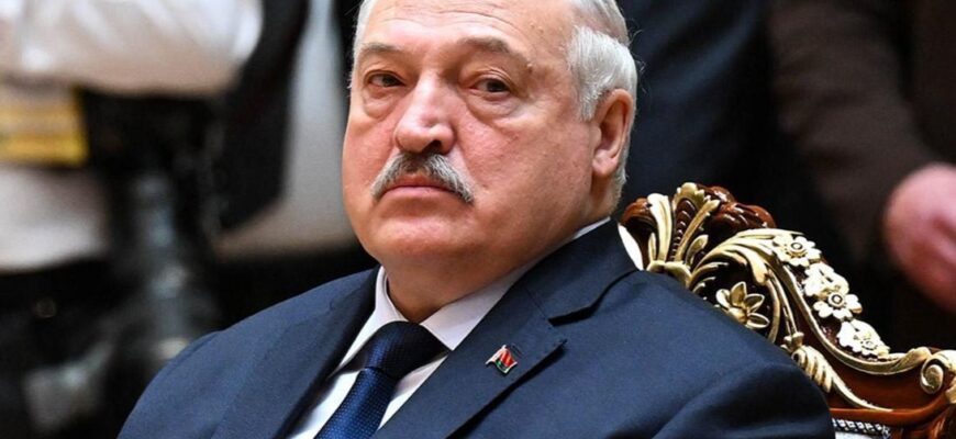 Лукашенко публічно послав Трампа і пригрозив разом з Путіним “бахнути” Європу “Орешником” Лукашенко публічно послав Трампа і пригрозив разом з Путіним “бахнути” Європу “Орешником”