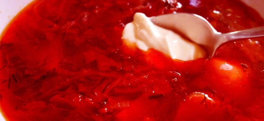 Не солю борщ як всі: додаю 1 ложку яблучного оцту – смак одразу стає ресторанним, хоча така проста дрібниця Не солю борщ як всі: додаю 1 ложку яблучного оцту – смак одразу стає ресторанним, хоча така проста дрібниця