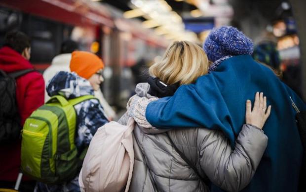 Біженці з України втомили Європу: Ось як змінилося ставлення в країнах-лідерах Біженці з України втомили Європу: Ось як змінилося ставлення в країнах-лідерах