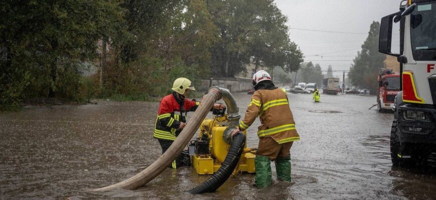 Зеленський відреагував на загuбель людей в Одесі: влада перевірить усі обставини Зеленський відреагував на загuбель людей в Одесі: влада перевірить усі обставини