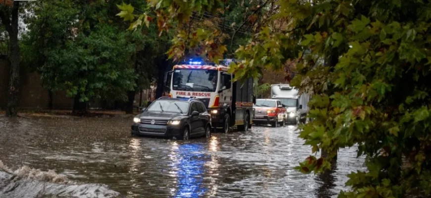 Локальний циклон над Чорним морем спричинив зливу в Одесі Локальний циклон над Чорним морем спричинив зливу в Одесі