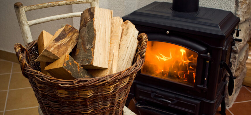 Не топіть цим грубку: 3 види дров, які шкодять димарю і не зігріють Не топіть цим грубку: 3 види дров, які шкодять димарю і не зігріють