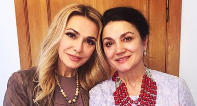Ольга Сумська поділилась враженнями про радіодиктант, який читала її сестра Наталія (ФОТО) Ольга Сумська поділилась враженнями про радіодиктант, який читала її сестра Наталія (ФОТО)