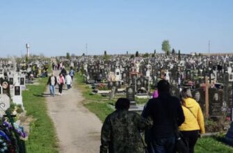 Сьогодні Дмитрівська поминальна субота 2025 року: як правильно згадувати покійників, що нести на кладовище Сьогодні Дмитрівська поминальна субота 2025 року: як правильно згадувати покійників, що нести на кладовище