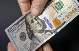 Курс валют на 25-26 жовтня: скільки коштують долар, євро та злотий Курс валют на 25-26 жовтня: скільки коштують долар, євро та злотий