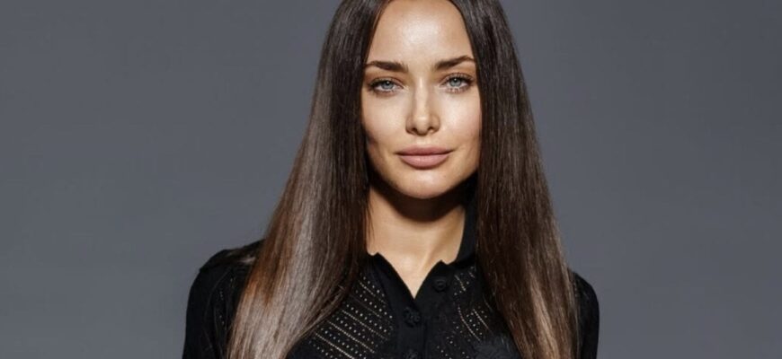 Ксенія Мішина вперше за тривалий час показала батька та як з’їздила з ним до священного міста Ксенія Мішина вперше за тривалий час показала батька та як з’їздила з ним до священного міста