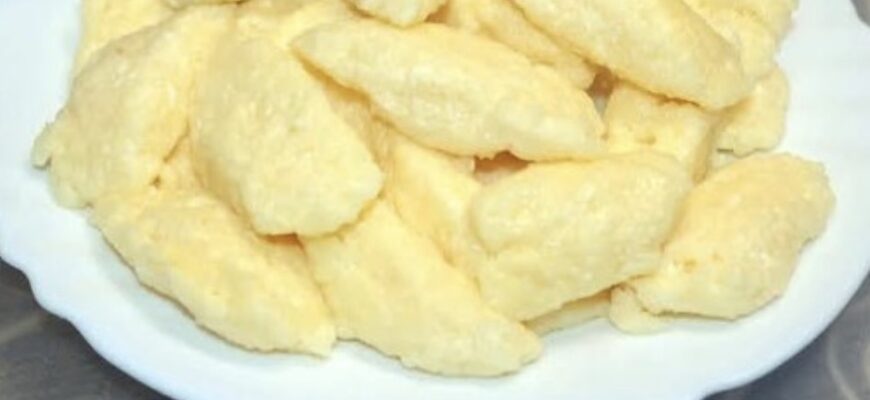 Я кілька років поспіль готую ці ліниві вареники: без борошна, без замішування, без розкачування, і всього за 20 хвилин Я кілька років поспіль готую ці ліниві вареники: без борошна, без замішування, без розкачування, і всього за 20 хвилин