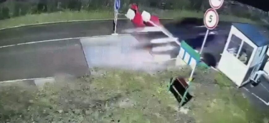 Мобілізований адвокат прорвав кордон та втік до Угорщини — депутат (відео) Мобілізований адвокат прорвав кордон та втік до Угорщини — депутат (відео)