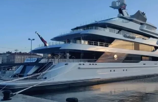 Сім людей намагалися викрасти: Чому досі не вдалося продати елітну яхту Медведчука Сім людей намагалися викрасти: Чому досі не вдалося продати елітну яхту Медведчука