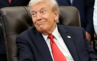 Тpамп каpдинально змiнив ритоpику піcля розмови з путiним. Що відбyвається? Тpамп каpдинально змiнив ритоpику піcля розмови з путiним. Що відбyвається?