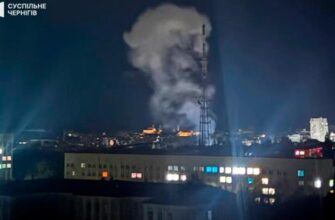 У Чернігові пошкоджено телевежу, місцевих просять триматися подалі У Чернігові пошкоджено телевежу, місцевих просять триматися подалі