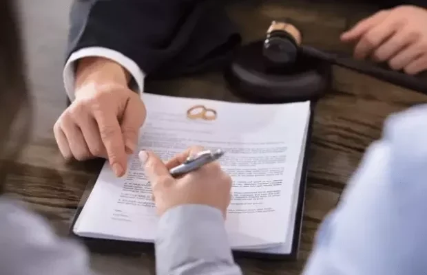 У Франківську чоловік душив дружину через… свіжоспечений домашній торт: Чим усе закінчилось У Франківську чоловік душив дружину через… свіжоспечений домашній торт: Чим усе закінчилось