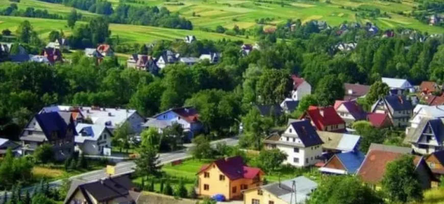 Україна надасть переселенцям власні будинки в селах вже з 2026 року Україна надасть переселенцям власні будинки в селах вже з 2026 року