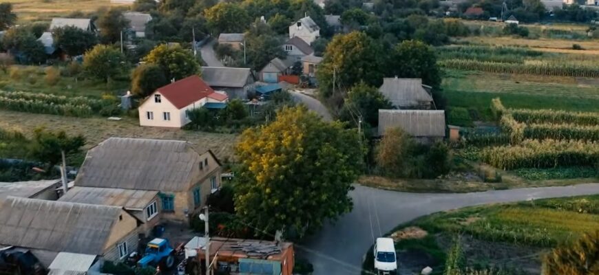 Українців починають переселяти в села: запрацювала спецпрограма – дають будинки Українців починають переселяти в села: запрацювала спецпрограма – дають будинки