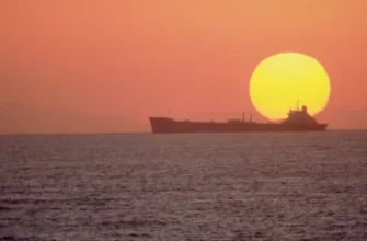 Відразу після посилення санкцій США проти РФ: Танкер із російською нафтою, що прямував до Індії, раптово змінив курс Відразу після посилення санкцій США проти РФ: Танкер із російською нафтою, що прямував до Індії, раптово змінив курс