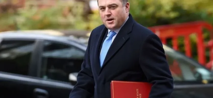 Воллес закликав «задушити» Крим — у Росії вкрай обурені Воллес закликав «задушити» Крим — у Росії вкрай обурені