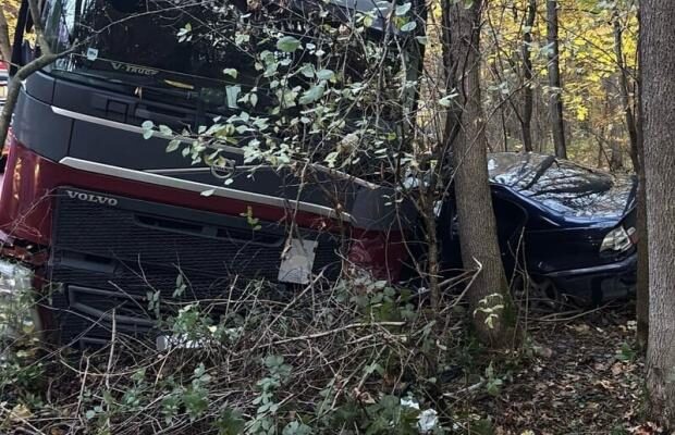Врятувати не вдалося: У Польщі в ДТП біля кордону загинув водій вантажівки з України Врятувати не вдалося: У Польщі в ДТП біля кордону загинув водій вантажівки з України