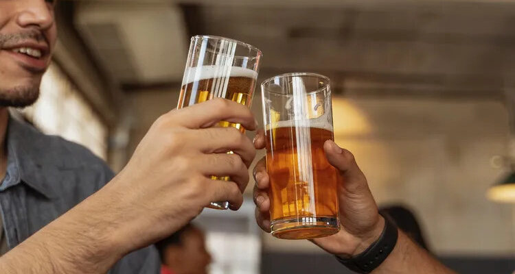 Як українською звучатиме «собутыльник»? Відповідь вас здивує Як українською звучатиме «собутыльник»? Відповідь вас здивує