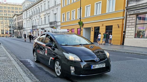 Здер 8 тис. грн за коротку поїздку: У Варшаві таксист цинічно обдурив літню українку Здер 8 тис. грн за коротку поїздку: У Варшаві таксист цинічно обдурив літню українку