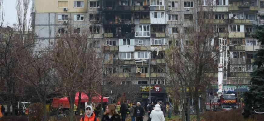 Вікна винесло в усіх будинках навколо. Ткаченко розповів про наслідки удару російських військ на Харківському шосе Вікна винесло в усіх будинках навколо. Ткаченко розповів про наслідки удару російських військ на Харківському шосе