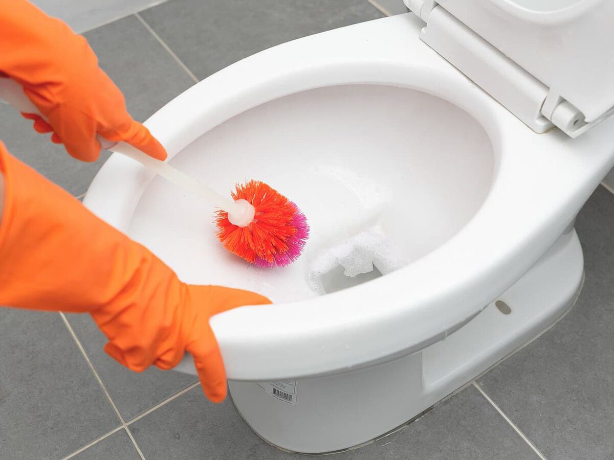 Господині розповіли, як очистити унітаз без побутової хімії Господині розповіли, як очистити унітаз без побутової хімії