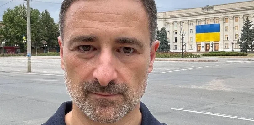 “Реально – я орендую квартиру у Києві і я пішки ходжу! Дуже зручно!” Голова “Укрпошти”, який отримує майже 600 тис. грн на місяць зробив заяву “Реально – я орендую квартиру у Києві і я пішки ходжу! Дуже зручно!” Голова “Укрпошти”, який отримує майже 600 тис. грн на місяць зробив заяву