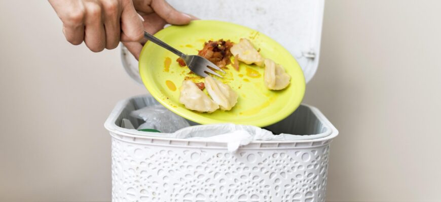 Запаху від сміттєвого відра немає навіть з мʼясними обрізками, а це всього лише 1 лайфхак із Тіктоку Запаху від сміттєвого відра немає навіть з мʼясними обрізками, а це всього лише 1 лайфхак із Тіктоку