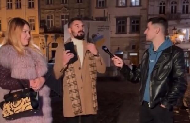 Герой нового ролика Ніколаса Карми публічно відхрестився від своєї дівчини та подякував колишній за дорогий годинник (відео) Герой нового ролика Ніколаса Карми публічно відхрестився від своєї дівчини та подякував колишній за дорогий годинник (відео)