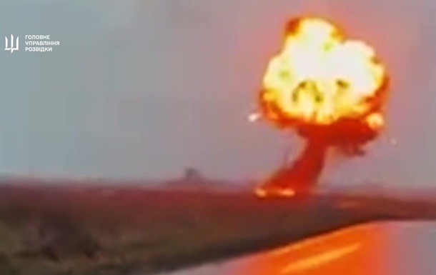 Під Москвою підірвали усі три нитки стратегічного нафтопродуктопроводу: Не допомогли ні антидронова сітка, ні воєнізована охорона (відео) Під Москвою підірвали усі три нитки стратегічного нафтопродуктопроводу: Не допомогли ні антидронова сітка, ні воєнізована охорона (відео)