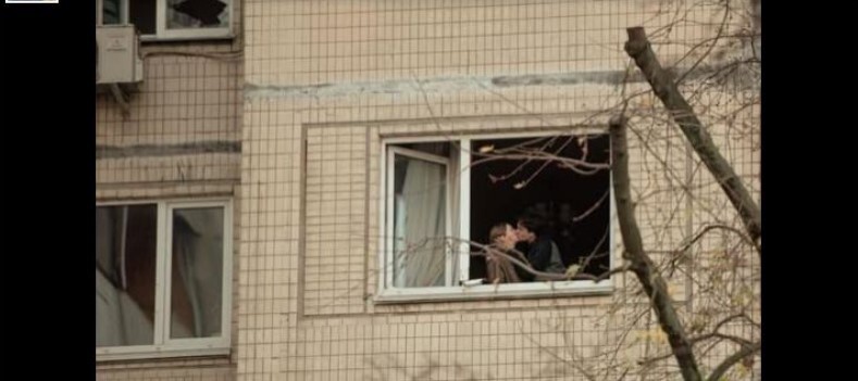 «Поцілунок на Руїнах»: розповіли історію, яка стоїть за цим ФОТО «Поцілунок на Руїнах»: розповіли історію, яка стоїть за цим ФОТО