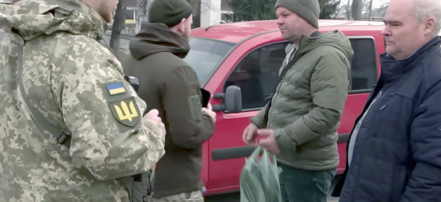 Навіть пенсійне посвідчення не врятує: кого ТЦК можуть забрати прямо з вулиці Навіть пенсійне посвідчення не врятує: кого ТЦК можуть забрати прямо з вулиці