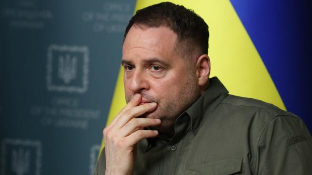 Зеленський не підпише відмову від територій в обмін на мир, доки він є президентом, – Єрмак Зеленський не підпише відмову від територій в обмін на мир, доки він є президентом, – Єрмак