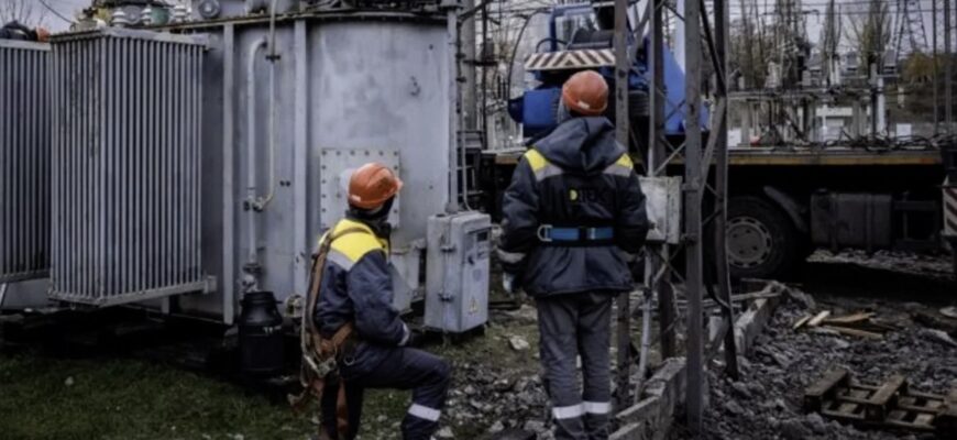 Відключення світла по 12 годин на добу можуть тривати довго: ЗС РФ знищили генерацію – ЗМІ Відключення світла по 12 годин на добу можуть тривати довго: ЗС РФ знищили генерацію – ЗМІ