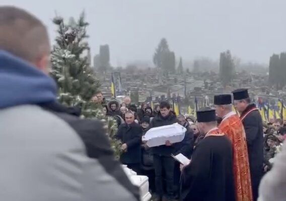 “Невимовний біль! Господи, дай сили…” У Тернополі батько колихає тру ну своєї дитини після страшного удару “Невимовний біль! Господи, дай сили…” У Тернополі батько колихає тру ну своєї дитини після страшного удару