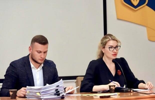 “Наслідки для здоров’я виявилися серйозними”: Секретар міськради Василькова заявив, що його побила пані мер “Наслідки для здоров’я виявилися серйозними”: Секретар міськради Василькова заявив, що його побила пані мер