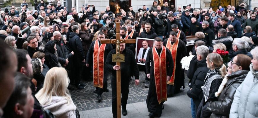 “Йде епоха”: у Львові розпочалося прощання зі Степаном Гігою “Йде епоха”: у Львові розпочалося прощання зі Степаном Гігою