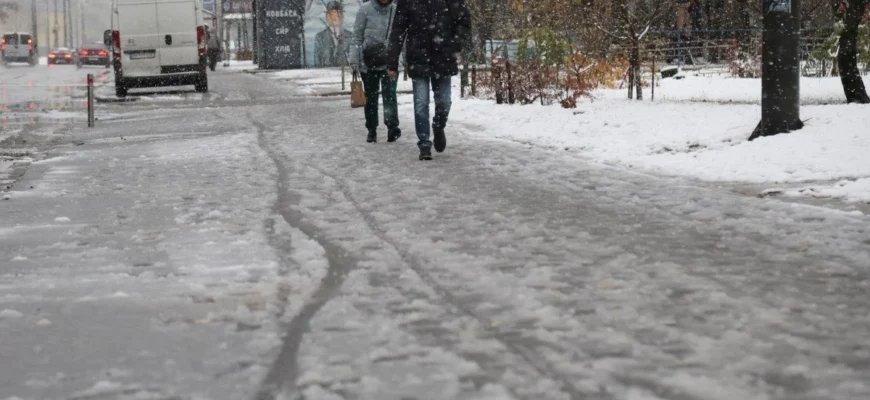 Україну накриє снігом, буде потужний вітер: синоптики попередили про нове похолодання Україну накриє снігом, буде потужний вітер: синоптики попередили про нове похолодання