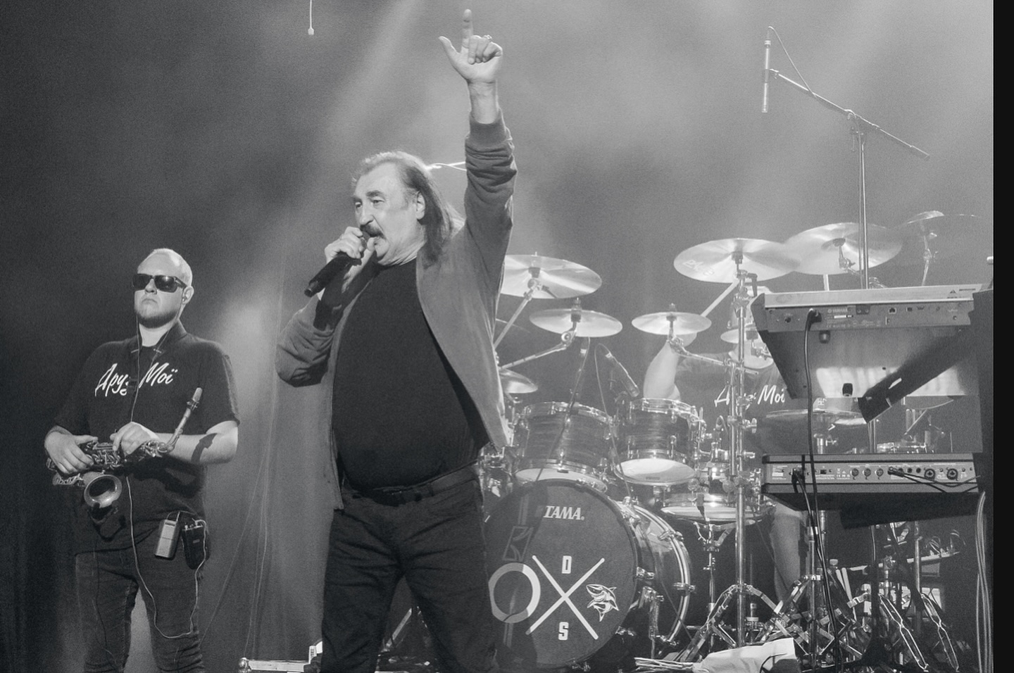 Степан Гіга продовжує концерти та підтримує армію у важкі часи