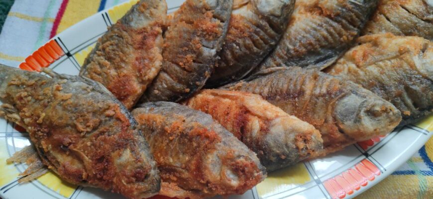 Смажу рибу, але запаху немає: перед приготуванням кладу на сковорідку 1 продукт – і біди собі не знаю Смажу рибу, але запаху немає: перед приготуванням кладу на сковорідку 1 продукт – і біди собі не знаю