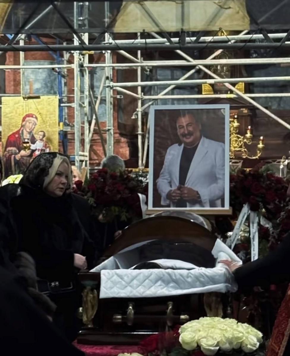 Дружина Степана Гіги на похороні Дружина Степана Гіги на похороні