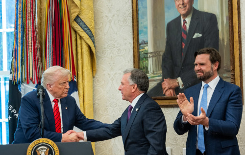 “Приголомшлива особистість”: Трамп зробив заяву про мирний процес в Україні та розхвалив Віткоффа “Приголомшлива особистість”: Трамп зробив заяву про мирний процес в Україні та розхвалив Віткоффа