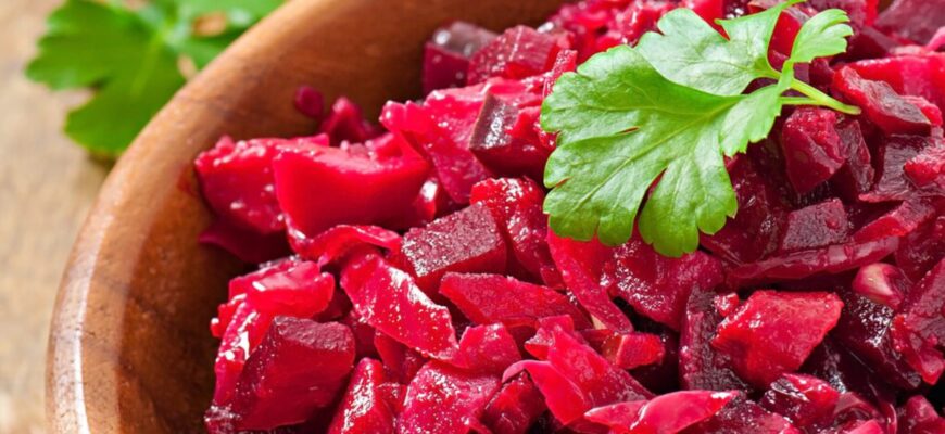 Ніколи не варю буряк у воді, бо стає водянистим: для шуби, вінегрету готую ось так – смак солодший у 2 рази Ніколи не варю буряк у воді, бо стає водянистим: для шуби, вінегрету готую ось так – смак солодший у 2 рази