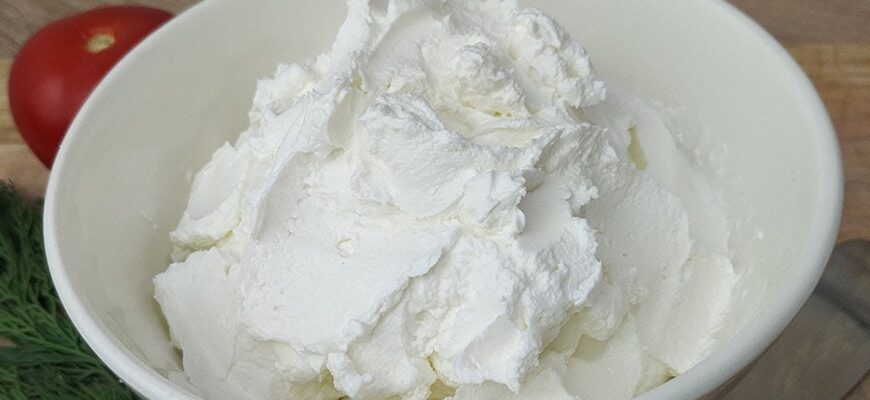 Смакує в 1000 разів добріше за магазинний: рецепт домашнього крем-сиру з 1,8 л кефіру Смакує в 1000 разів добріше за магазинний: рецепт домашнього крем-сиру з 1,8 л кефіру