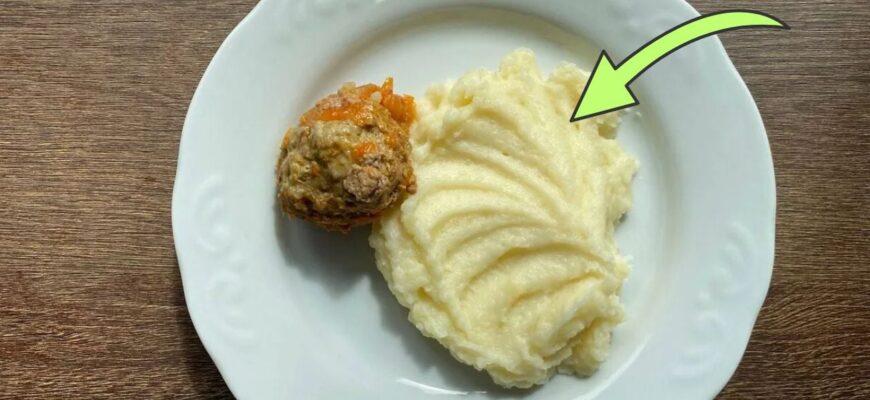 Перед варінням картоплі на пюре завжди додаю 2 ложки у воду — смак змінюється, перевіряла не раз Перед варінням картоплі на пюре завжди додаю 2 ложки у воду — смак змінюється, перевіряла не раз